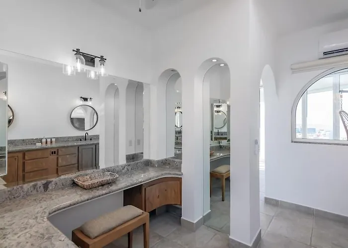 The One And Only Pedregal Hollywood House
